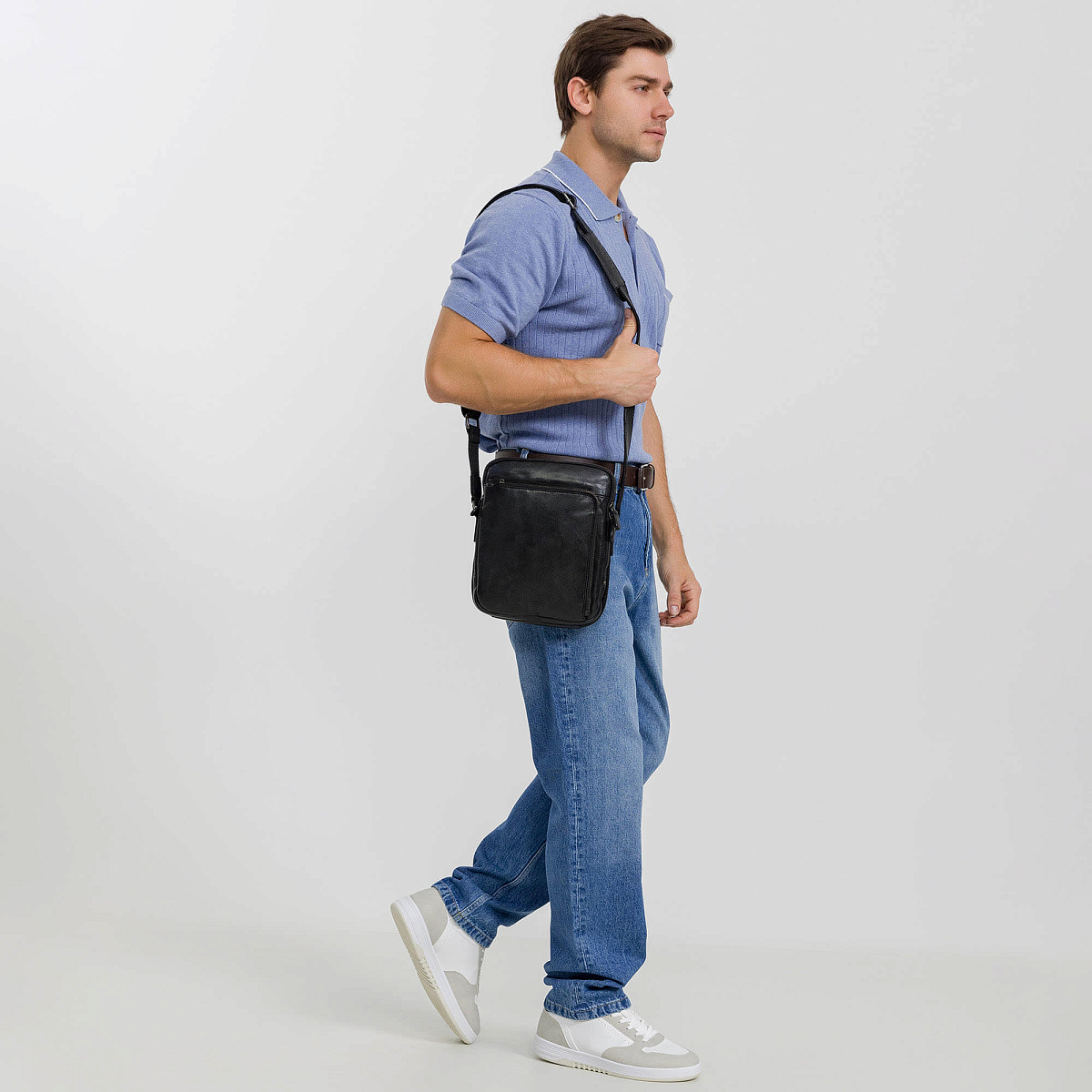 Сумка через плечо Dr.Koffer из натуральной кожи черная