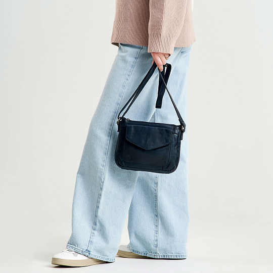 Сумка через плечо Dr.Koffer из натуральной кожи синяя