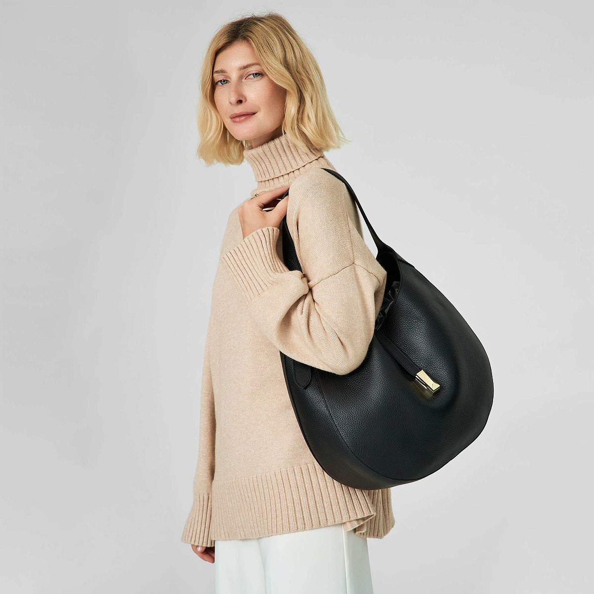 Женская сумка Dr. Koffer из натуральной кожи черная