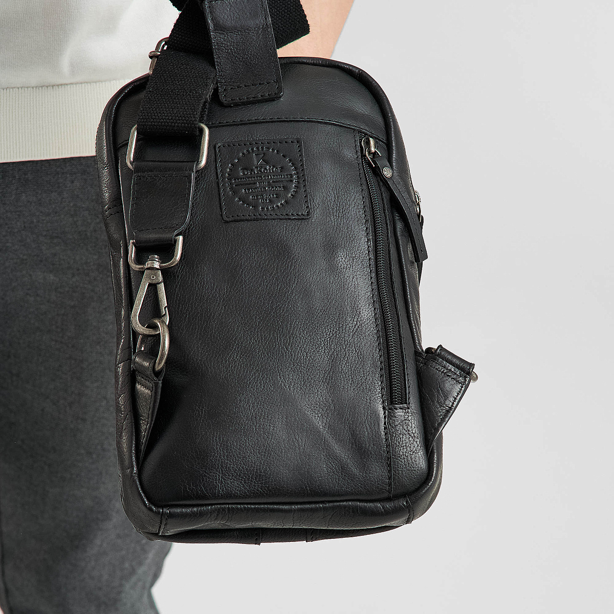 Рюкзак Dr.Koffer из натуральной кожи черный