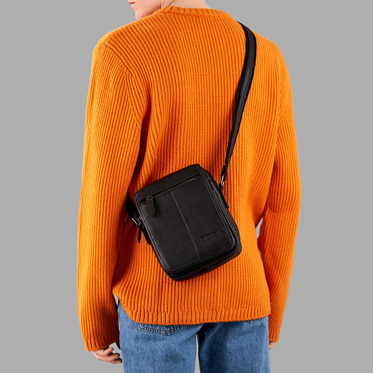 Сумка через плечо Dr.Koffer из натуральной кожи черная