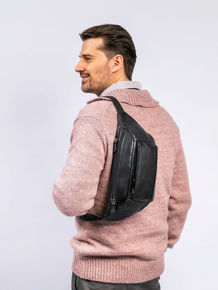 Сумка на пояс Dr. Koffer из натуральной кожи черная