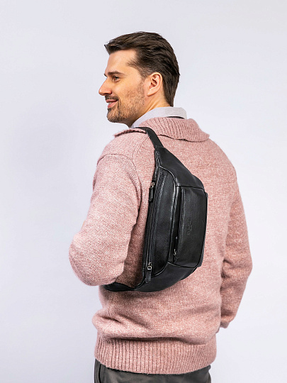 Сумка на пояс Dr. Koffer из натуральной кожи черная