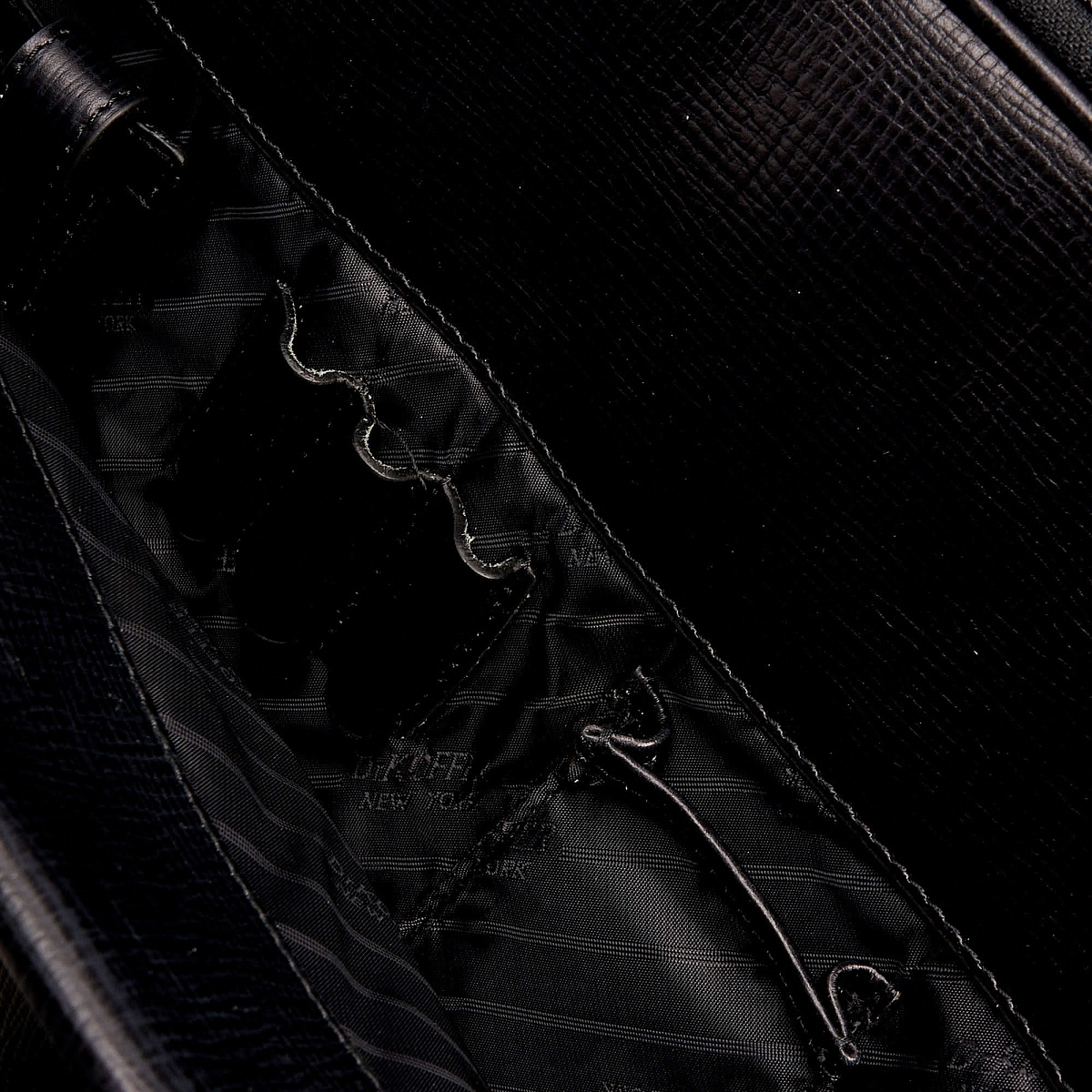 Женская сумка Dr.Koffer из натуральной кожи чёрная