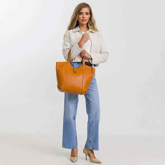 Женская сумка Dr. Koffer из натуральной кожи оранжевая