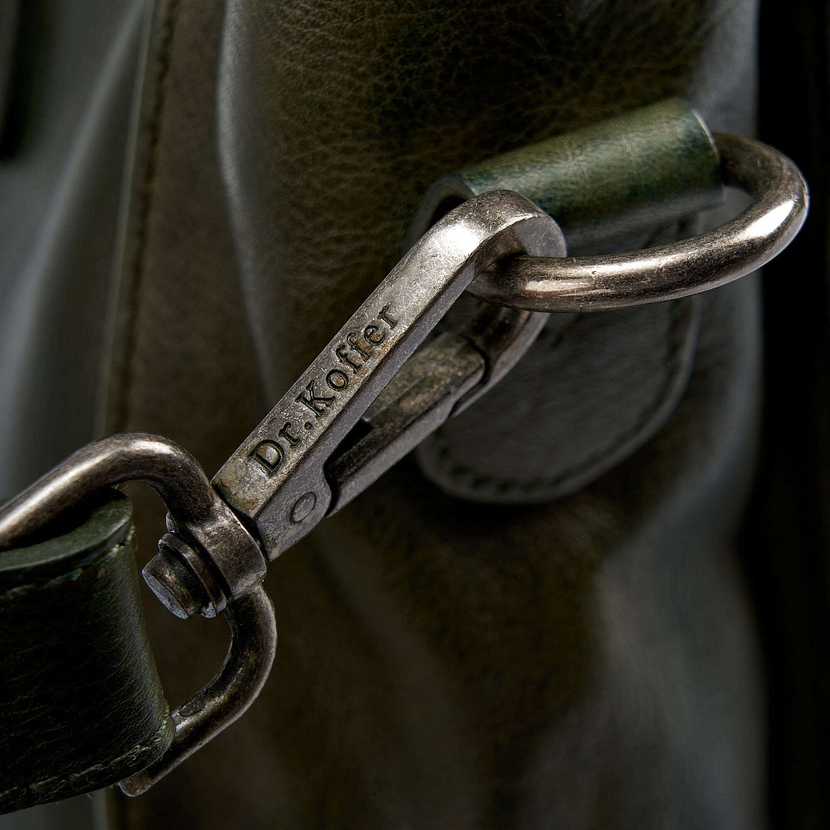 Деловая сумка Dr.Koffer из натуральной кожи зеленая