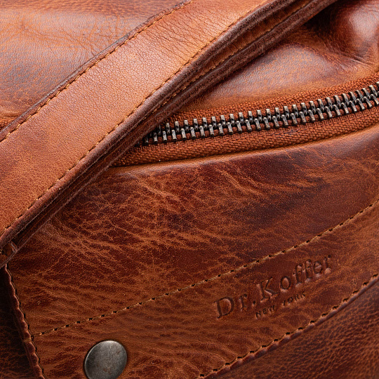 Сумка на пояс Dr. Koffer из натуральной кожи коричневая