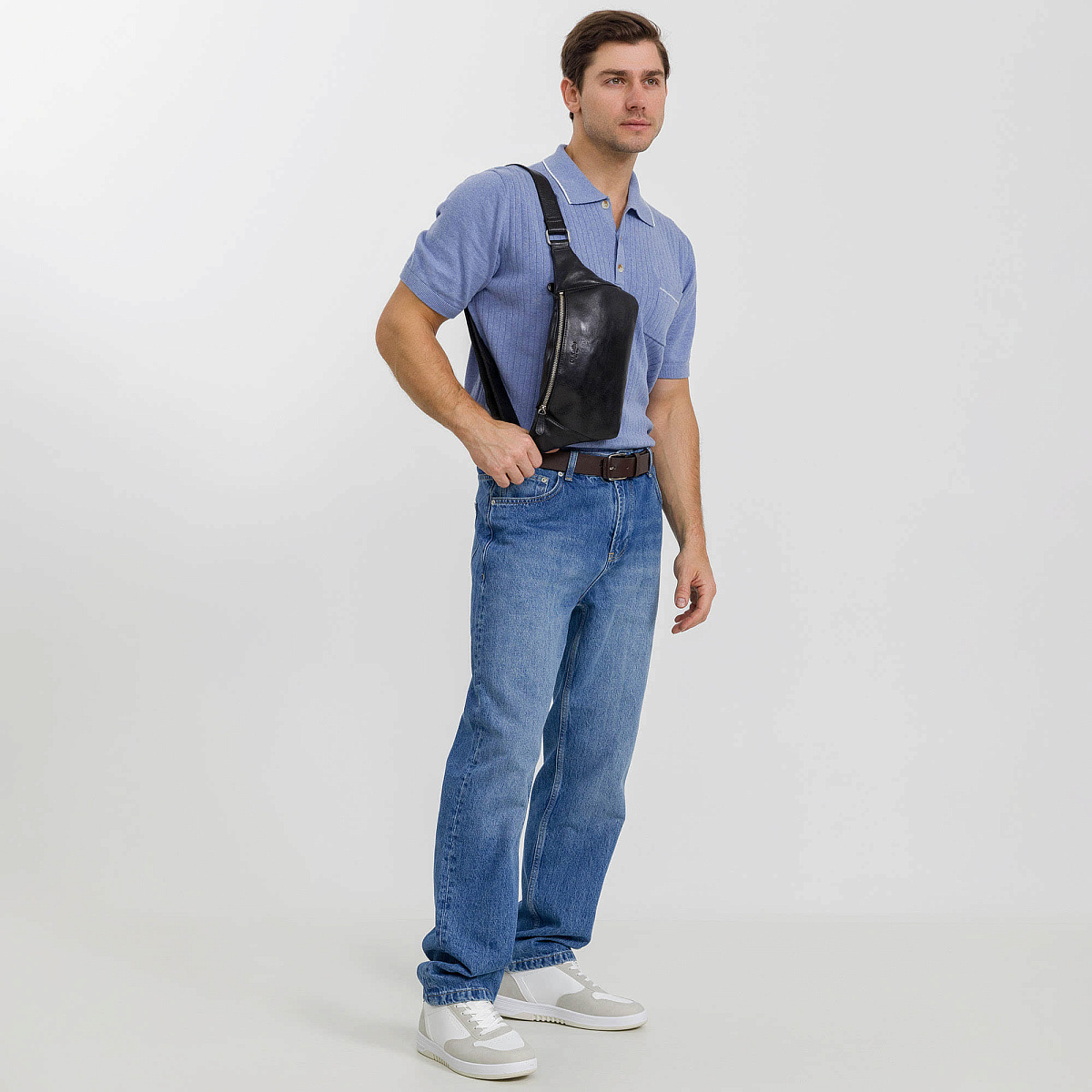 Сумка на пояс Dr. Koffer из натуральной кожи черная