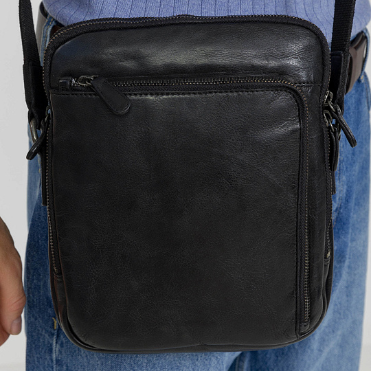 Сумка через плечо Dr.Koffer из натуральной кожи черная