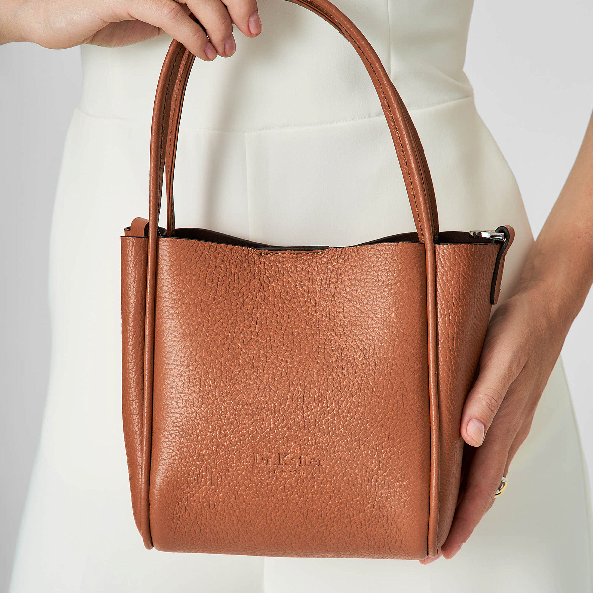 Женская сумка Dr.Koffer из натуральной кожи коричневая