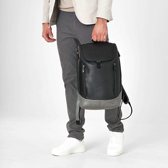 Рюкзак Dr.Koffer из натуральной кожи черный