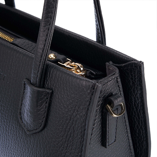 Женская сумка Dr. Koffer из натуральной кожи черная