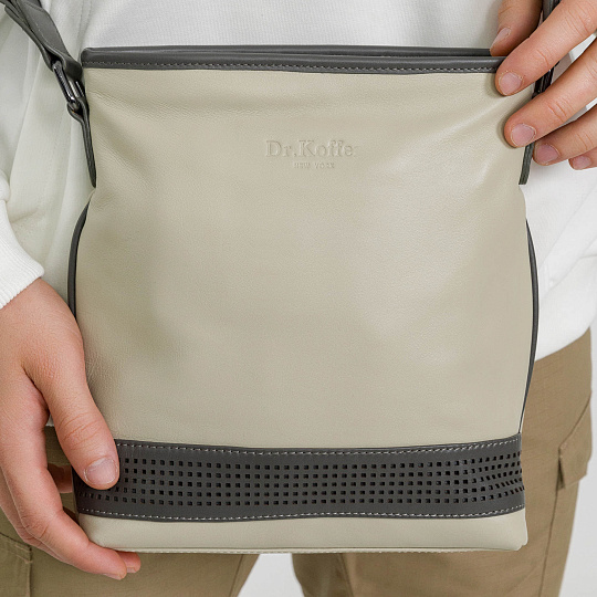 Сумка через плечо Dr.Koffer из натуральной кожи бежевая