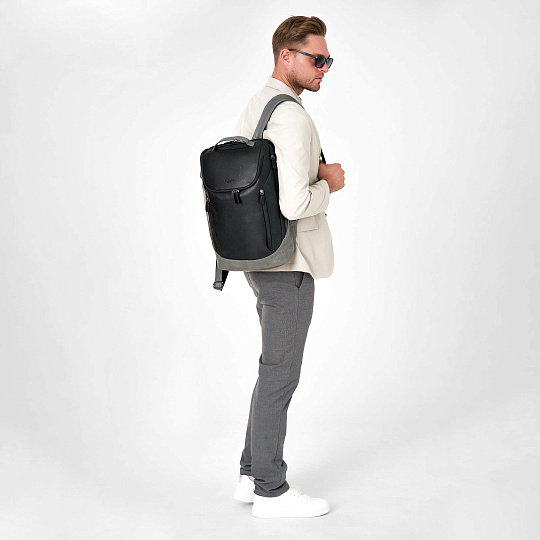 Рюкзак Dr.Koffer из натуральной кожи черный