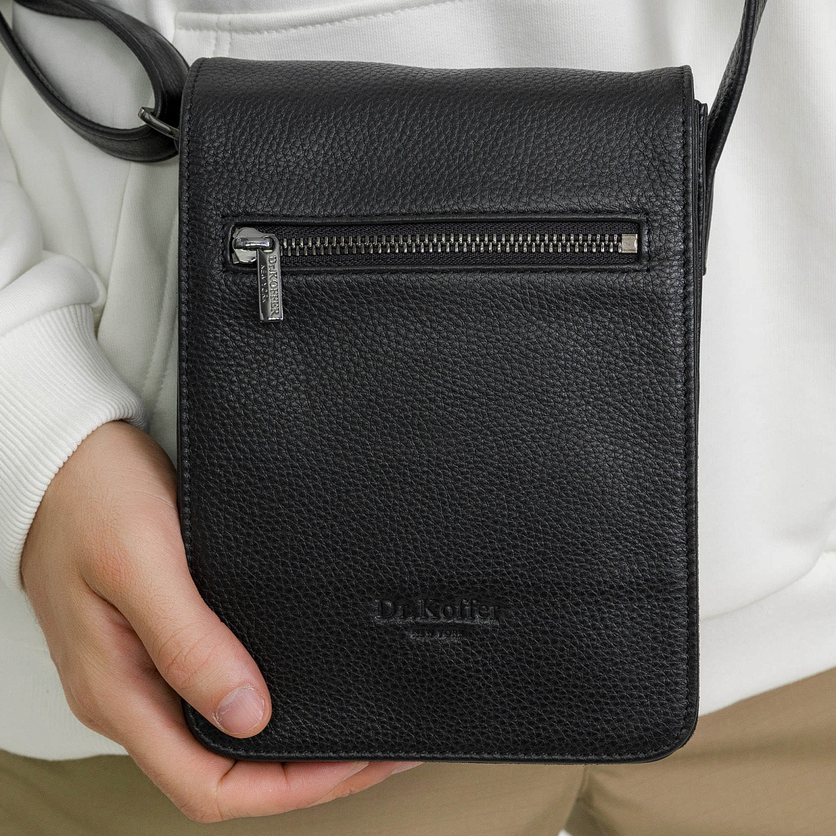 Сумка через плечо Dr.Koffer из натуральной кожи черная
