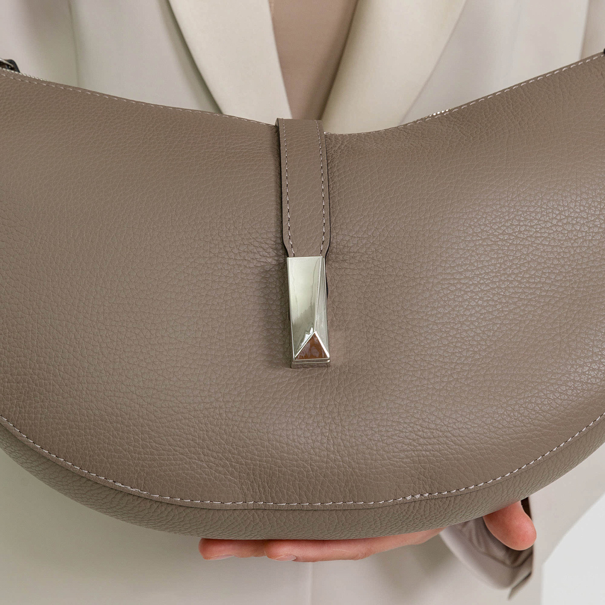 Женская сумка Dr. Koffer из натуральной кожи бежевая