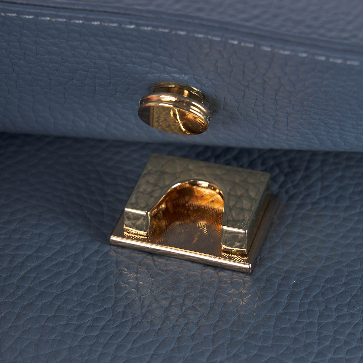 Женская сумка  Dr. Koffer из натуральной кожи голубая