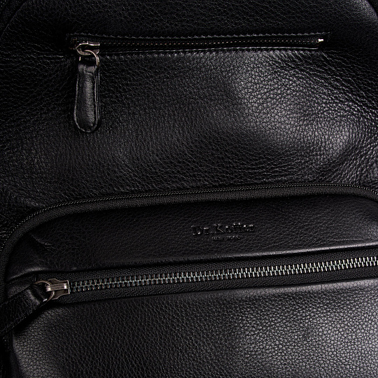 Рюкзак Dr.Koffer из натуральной кожи черный