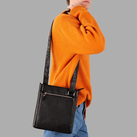 Сумка через плечо Dr.Koffer из натуральной кожи черная