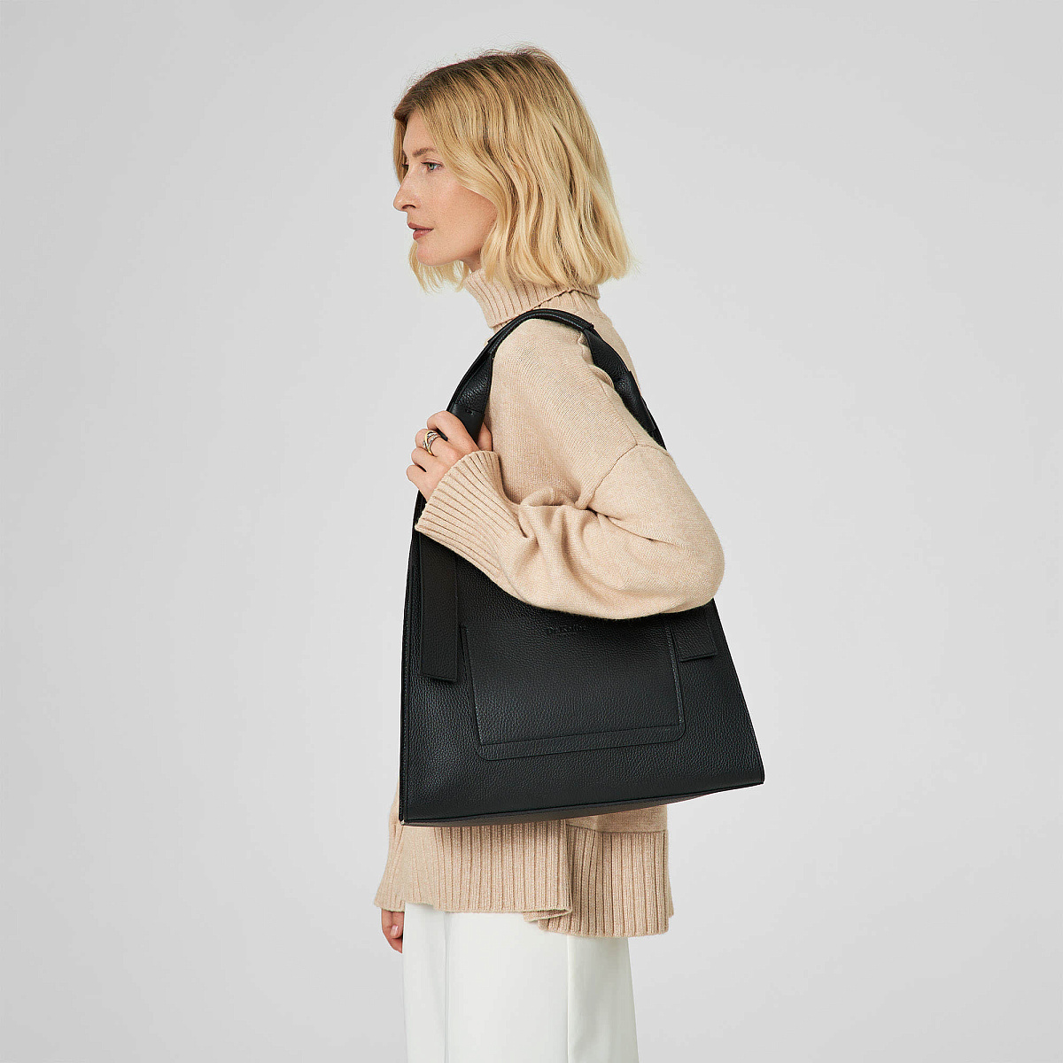 Женская сумка Dr. Koffer из натуральной кожи черная