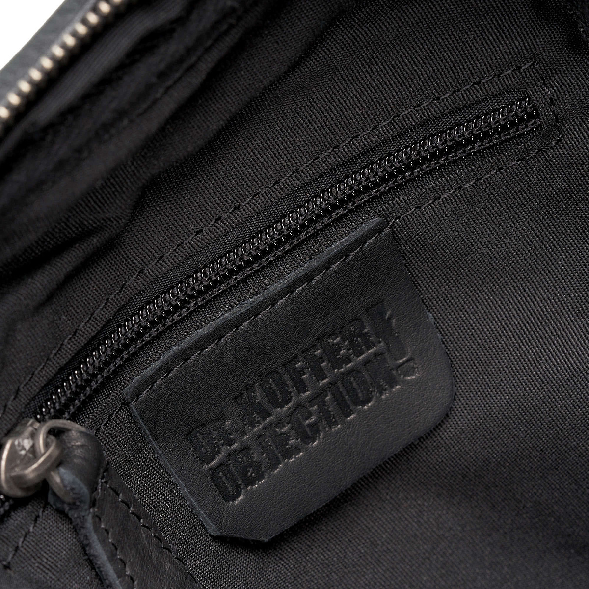 Рюкзак Dr.Koffer из натуральной кожи черный