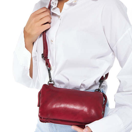 Сумка через плечо Dr.Koffer из натуральной кожи красная
