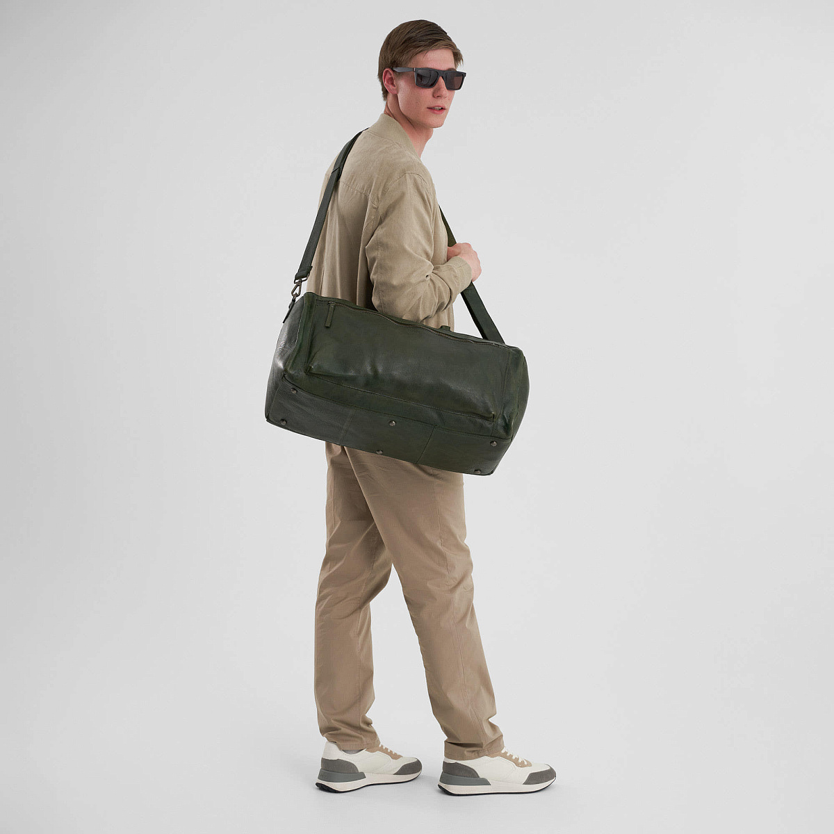 Сумка дорожная Dr.Koffer из натуральной кожи зеленая