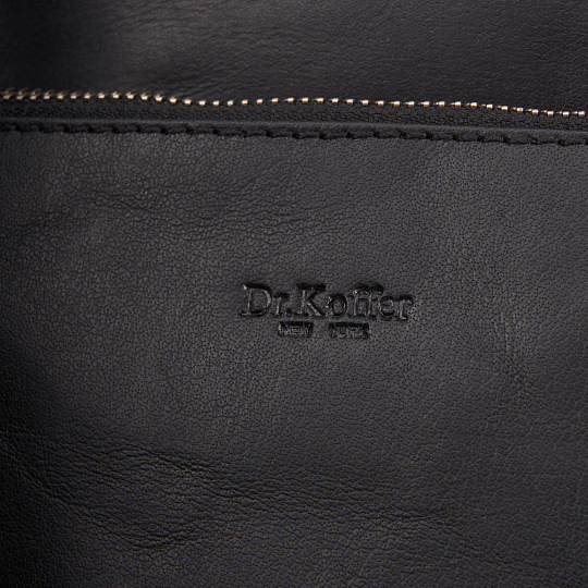 Рюкзак Dr.Koffer из натуральной кожи черный