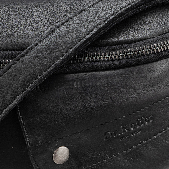 Сумка на пояс Dr. Koffer из натуральной кожи черная