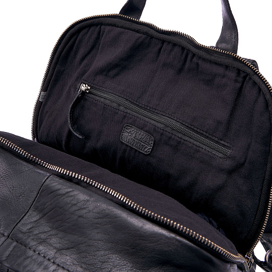 Рюкзак Dr.Koffer из натуральной кожи черный