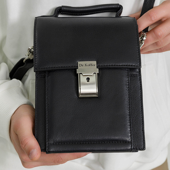 Сумка через плечо Dr.Koffer из натуральной кожи черная