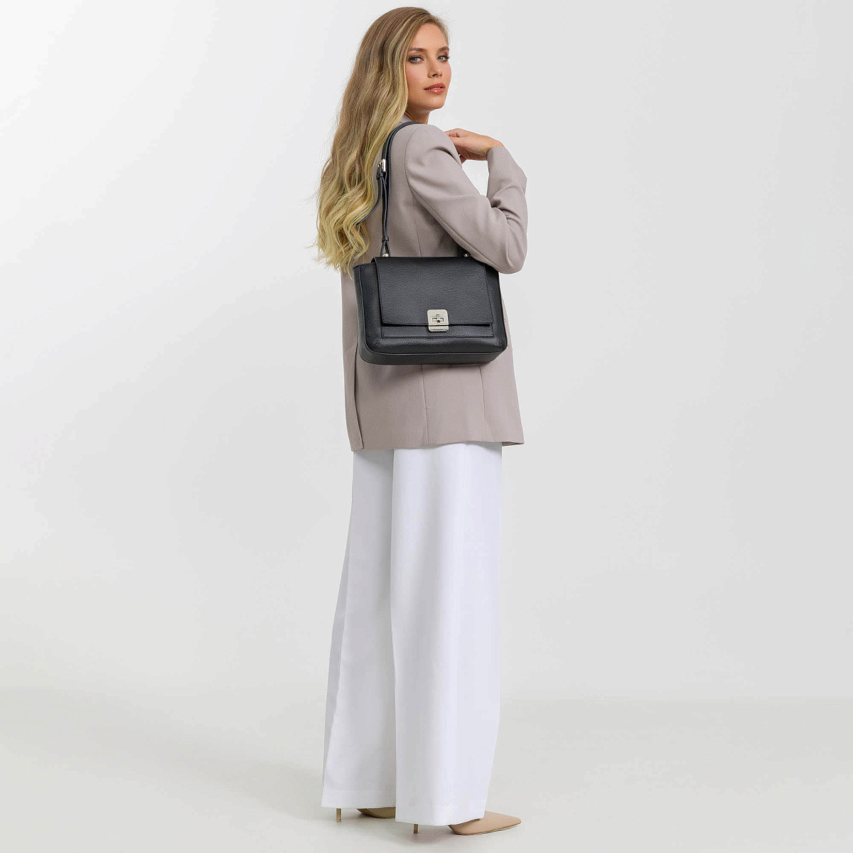 Женская сумка Dr. Koffer из натуральной кожи черная