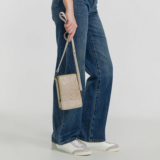 Сумка через плечо Dr.Koffer из натуральной кожи бежевая