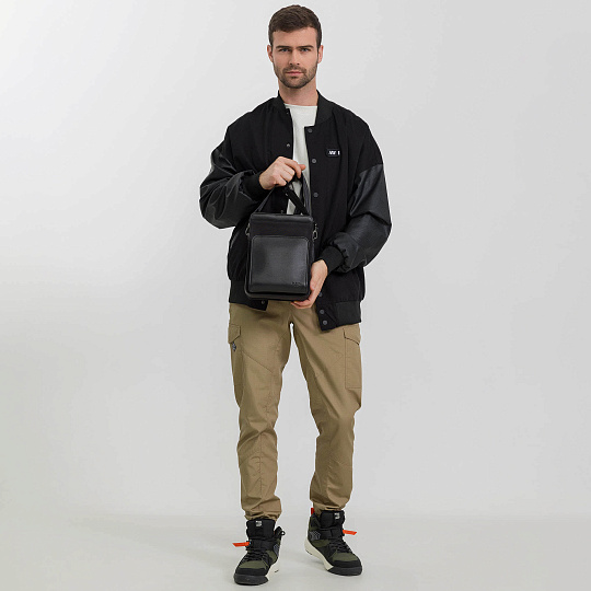 Сумка через плечо Dr.Koffer из натуральной кожи черная