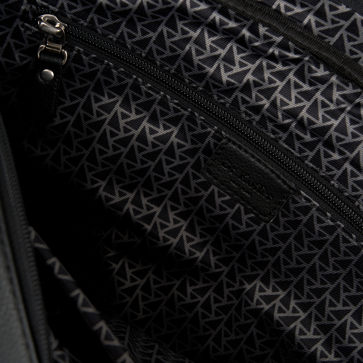 Деловая сумка Dr.Koffer из натуральной кожи черная