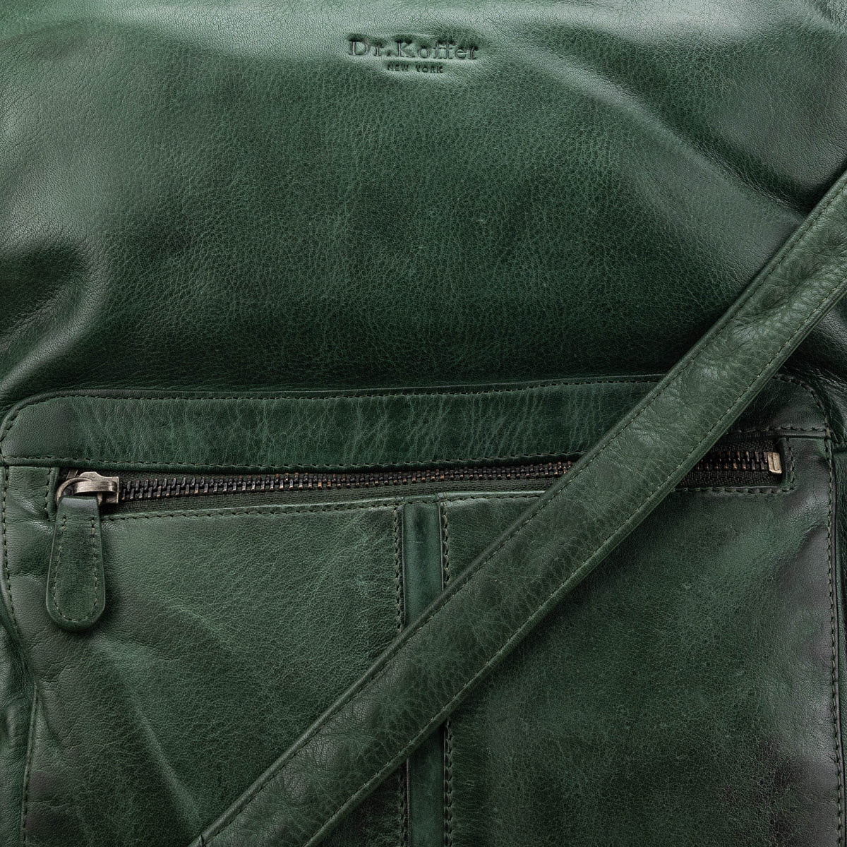 Сумка через плечо Dr.Koffer из натуральной кожи зеленая