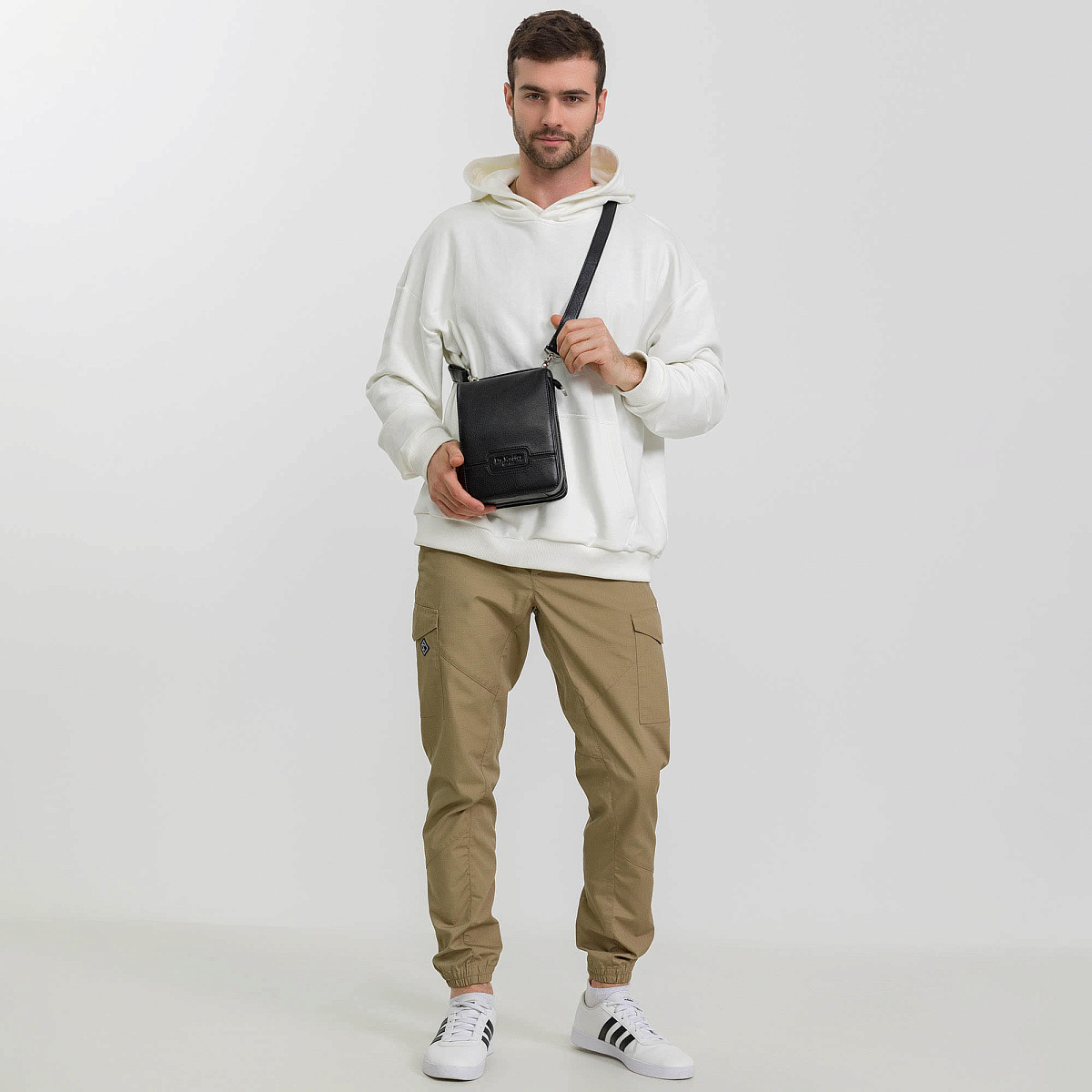 Сумка через плечо Dr.Koffer из натуральной кожи черная