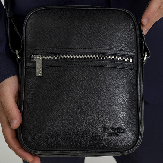 Сумка через плечо Dr.Koffer из натуральной кожи черная