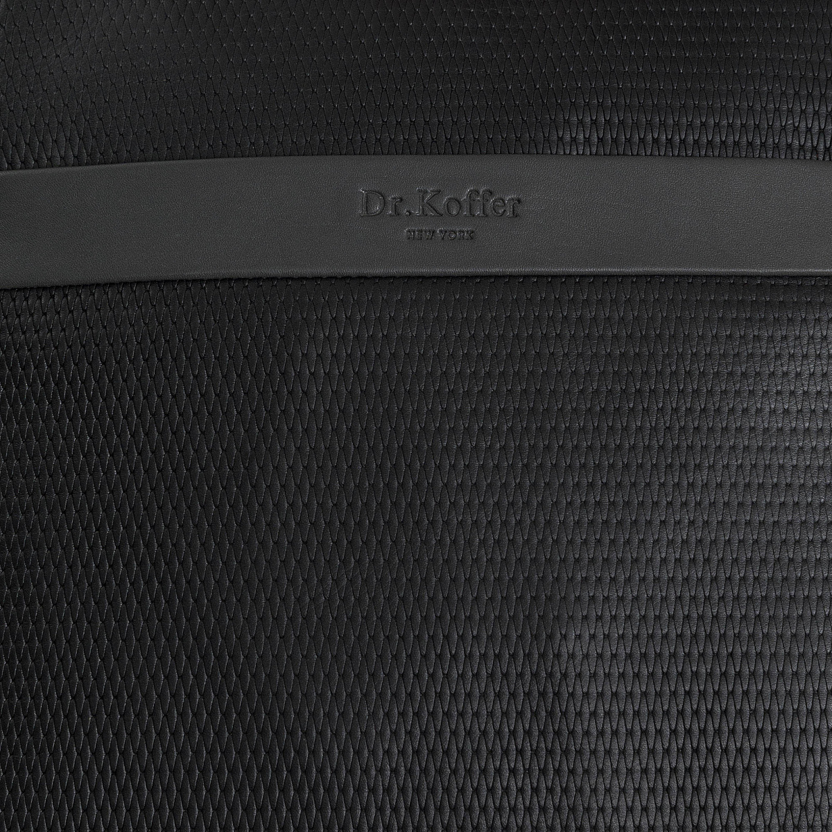 Сумка через плечо Dr.Koffer из натуральной кожи черная