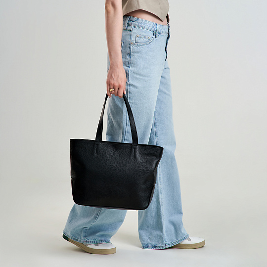 Женская сумка Dr. Koffer из натуральной кожи черная