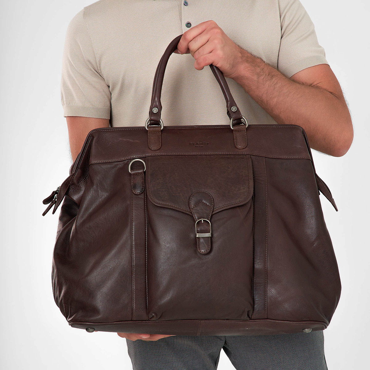 Сумка дорожная Dr.Koffer из натуральной кожи коричневая