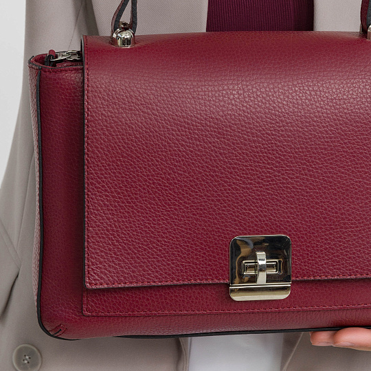 Женская сумка Dr. Koffer из натуральной кожи красная