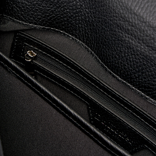 Женская сумка Dr. Koffer из натуральной кожи черная