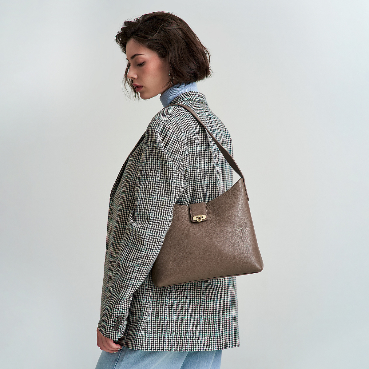 Женская сумка  Dr. Koffer из натуральной кожи бежевая