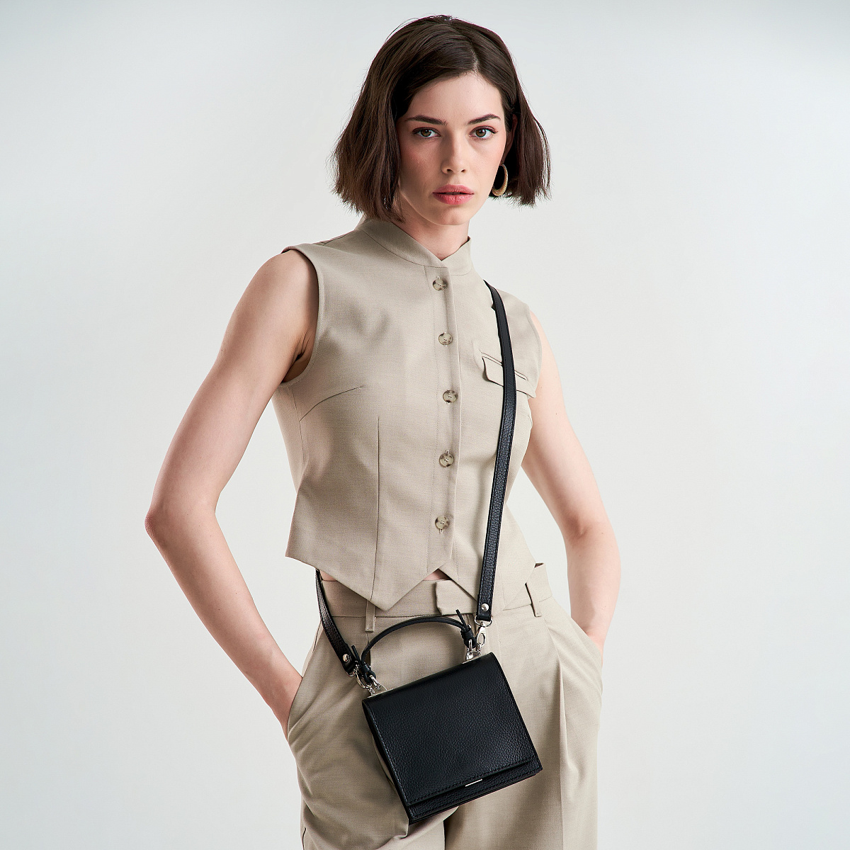 Женская сумка Dr. Koffer из натуральной кожи черная