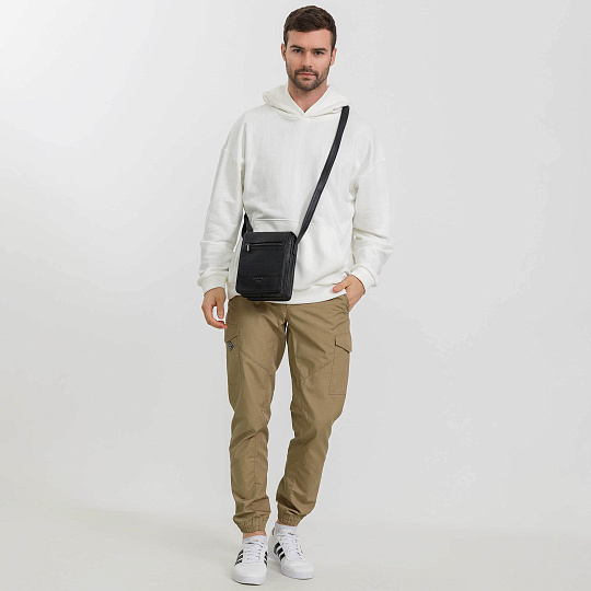 Сумка через плечо Dr.Koffer из натуральной кожи черная