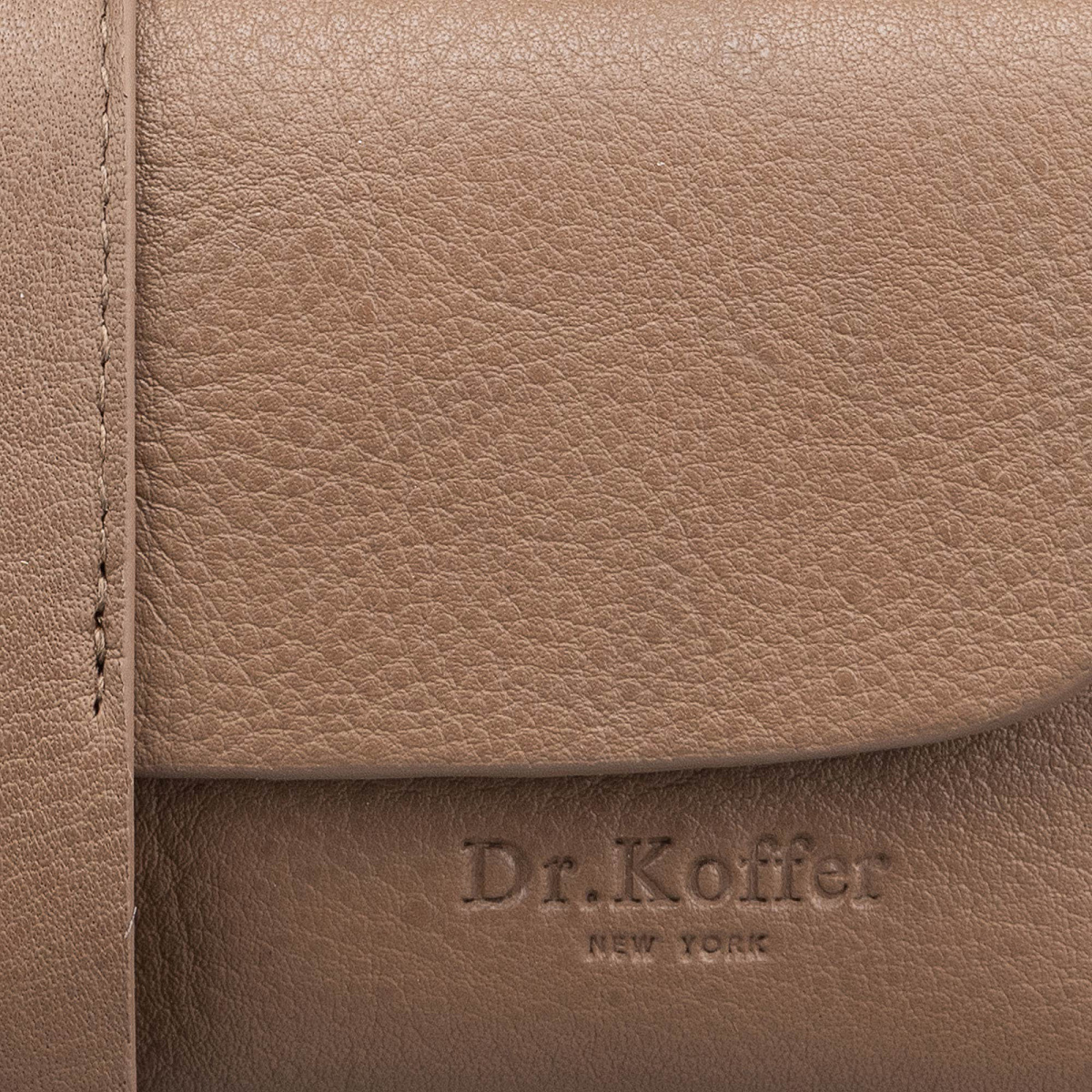 Очечник Dr.Koffer из натуральной кожи бежевый