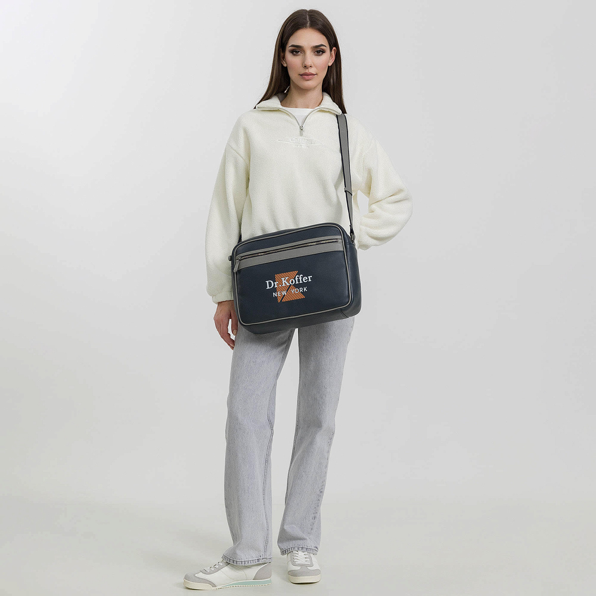 Сумка через плечо Dr.Koffer из натуральной кожи синяя