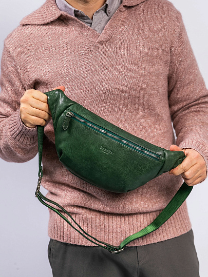 Сумка на пояс Dr. Koffer из натуральной кожи зеленая