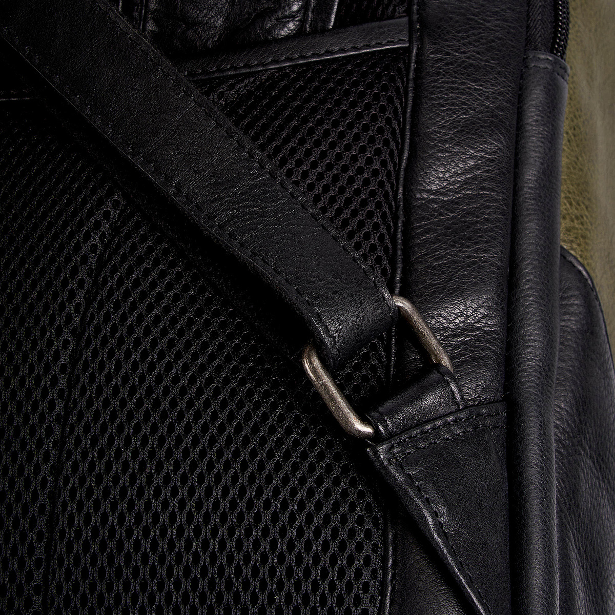 Рюкзак Dr.Koffer из натуральной кожи зеленый